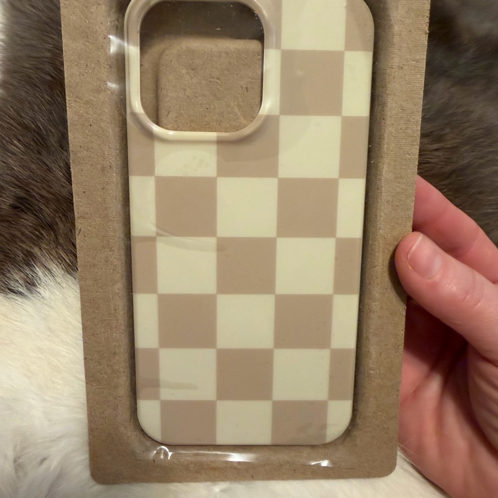 🔥CROSSPOSTED🔥Elegant Checkered Beige Phone Case